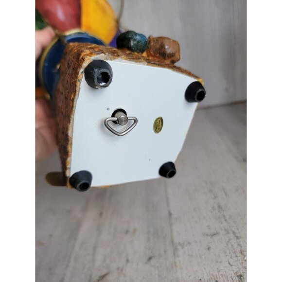 Vintage hot air balloon metal Santa music box unique home decor - Picture 10 of 10